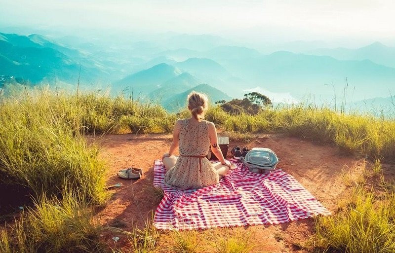 When in Paris - How to Create a Romantic French Picnic